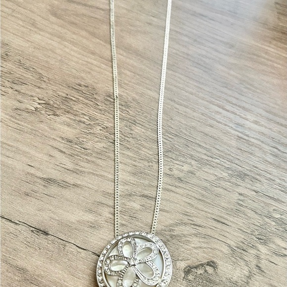 Vintage Monet Silver Mother of Pearl Crystal Link Chain Necklace - Picture 7 of 8